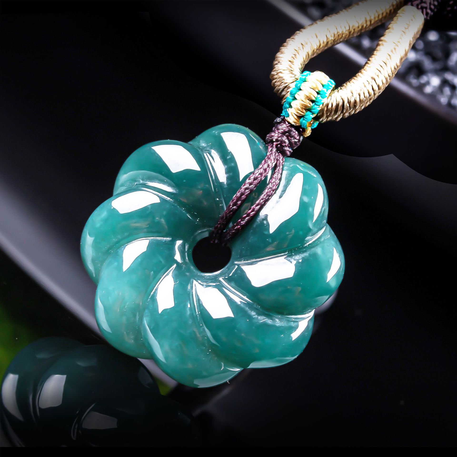 Collier avec pendentif en jade - Jewelry & Watches Ltd avis et prix