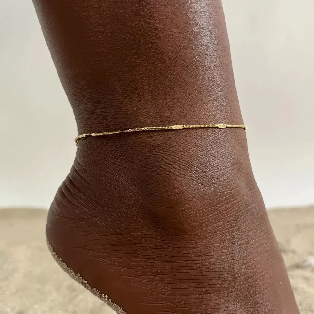 Chaîne de cheville minimaliste - Jc Jewelry & Watches Reviews avis et prix