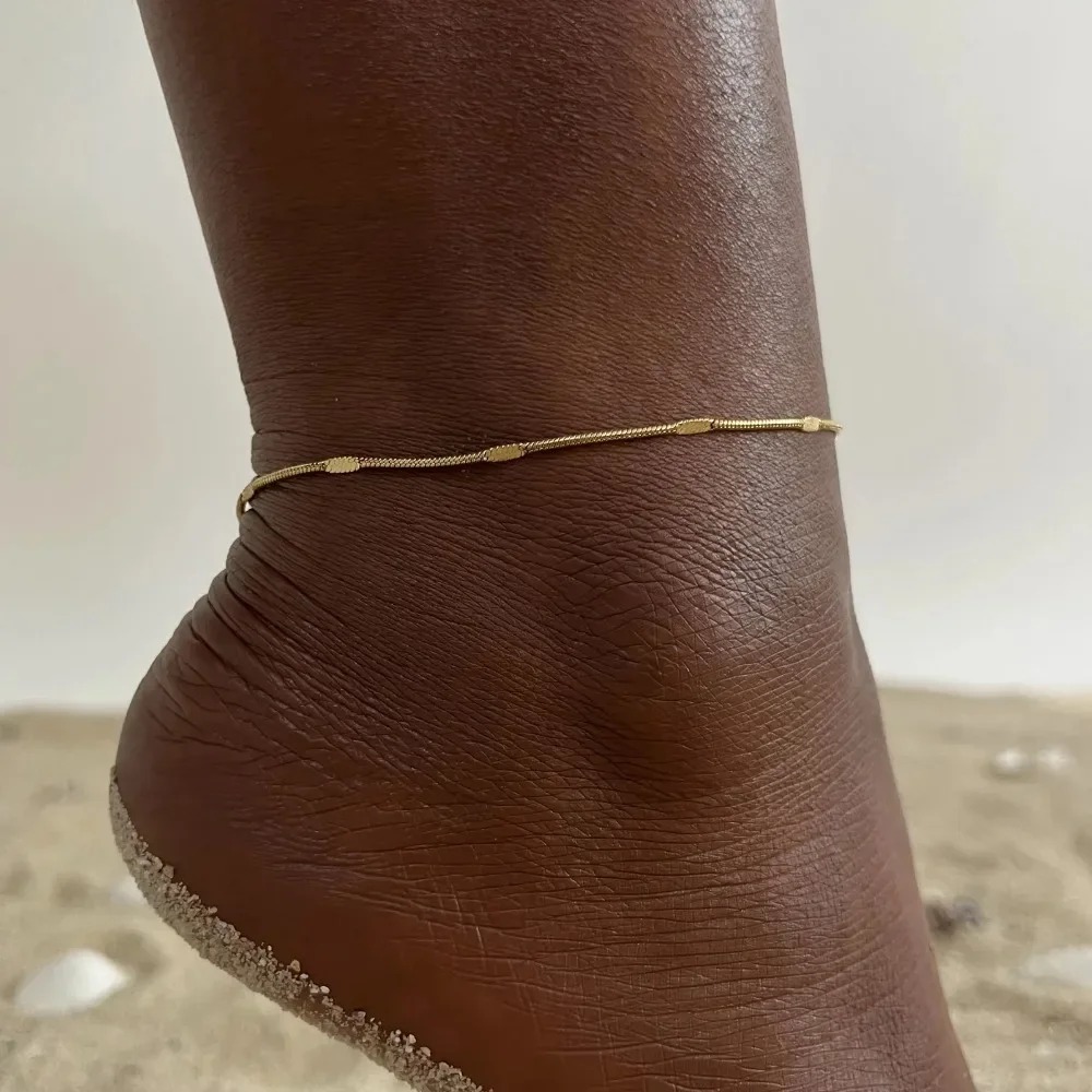 Chaîne de cheville minimaliste - Jc Jewelry & Watches Reviews avis et prix
